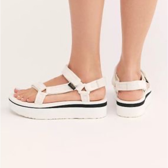 Teva Flatform Universal White Sandals Size 9 - Picture 3 of 12